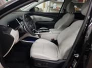 ✅ 2024 Hyundai Tucson SEL Convenience • VIN: KM8JCCD14RU179418 • Lot: 74576124. Wystawiony na Copart z przebiegiem 1 932 mil. Bezpłatny archiwum sprzedaży aukcyjnych z USA i szczegółowy raport historii pojazdu na DreamBid. Zdjęcie 7.