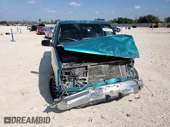 ✅ 1996 Chevrolet Silverado 1500 • VIN: 1GBEC19M1TE229338 • Lot: 85013725. Wystawiony na Copart z przebiegiem 191 985 mil. Bezpłatny archiwum sprzedaży aukcyjnych z USA i szczegółowy raport historii pojazdu na DreamBid. Zdjęcie 13.