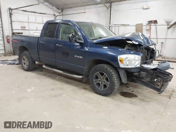 2008 Dodge 1500 SLT z VIN 1D7HU18N68J207193, wystawiony jako IAAI lot #43243408 z przebiegiem 81 253 mil mil oraz . Historia ofert i sprzedaży dostępna na DreamBid. Obrazek 1.