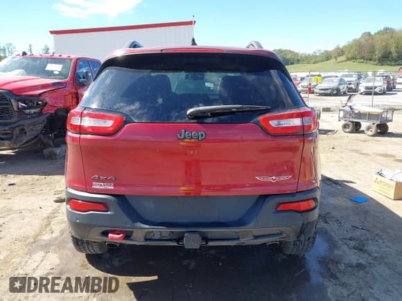 ✅ 2014 Jeep Cherokee Trailhawk • VIN: 1C4PJMBS5EW201768 • Lot: 43351924. Wystawiony na IAAI z przebiegiem 74 986 mil. Bezpłatny archiwum sprzedaży aukcyjnych z USA i szczegółowy raport historii pojazdu na DreamBid. Zdjęcie 17.