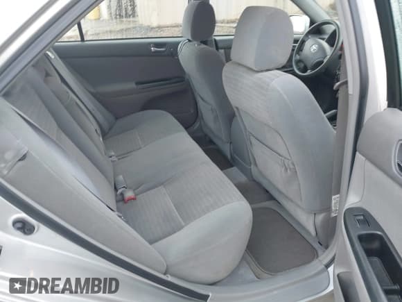 ✅ 2006 Toyota Camry LE • VIN: 4T1BE32K26U705731 • Lot: 43770569. Wystawiony na IAAI z przebiegiem 241 366 mil. Bezpłatny archiwum sprzedaży aukcyjnych z USA i szczegółowy raport historii pojazdu na DreamBid. Zdjęcie 8.