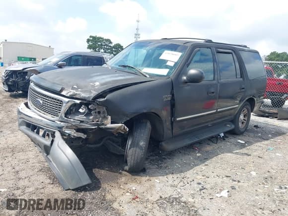 ✅ 2002 Ford Expedition XLT • VIN: 1FMRU15WX2LA97901 • Lot: 43038683. Wystawiony na IAAI z przebiegiem 201 289 mil. Bezpłatny archiwum sprzedaży aukcyjnych z USA i szczegółowy raport historii pojazdu na DreamBid. Zdjęcie 17.