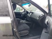 ✅ 2016 Nissan Pathfinder S • VIN: 5N1AR2MM1GC614496 • Lot: 42083626. Wystawiony na IAAI z przebiegiem 62 231 mil. Bezpłatny archiwum sprzedaży aukcyjnych z USA i szczegółowy raport historii pojazdu na DreamBid. Zdjęcie 5.