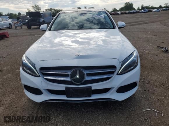 ✅ 2016 Mercedes-Benz C 300 • VIN: 55SWF4KB2GU155903 • Lot: 70363995. Wystawiony na Copart z przebiegiem 70 130 mil. Bezpłatny archiwum sprzedaży aukcyjnych z USA i szczegółowy raport historii pojazdu na DreamBid. Zdjęcie 5.
