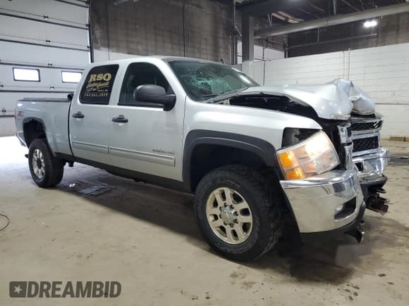 ✅ 2013 Chevrolet Silverado 2500HD LT • VIN: 1GC1KXCG5DF211049 • Lot: 80066945. Wystawiony na Copart z przebiegiem 182 678 mil. Bezpłatny archiwum sprzedaży aukcyjnych z USA i szczegółowy raport historii pojazdu na DreamBid. Zdjęcie 4.