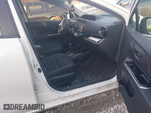 ✅ 2015 Toyota Prius One • VIN: JTDKDTB38F1105894 • Lot: 43747819. Listed on IAAI with 126,093 mi. Free auction sales archive from the USA and detailed vehicle history report at DreamBid. Image 5.