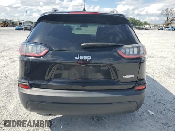✅ 2019 Jeep Cherokee Latitude • VIN: 1C4PJLCB5KD264451 • Lot: 56658295. Wystawiony na Copart z przebiegiem 104 715 mil. Bezpłatny archiwum sprzedaży aukcyjnych z USA i szczegółowy raport historii pojazdu na DreamBid. Zdjęcie 6.