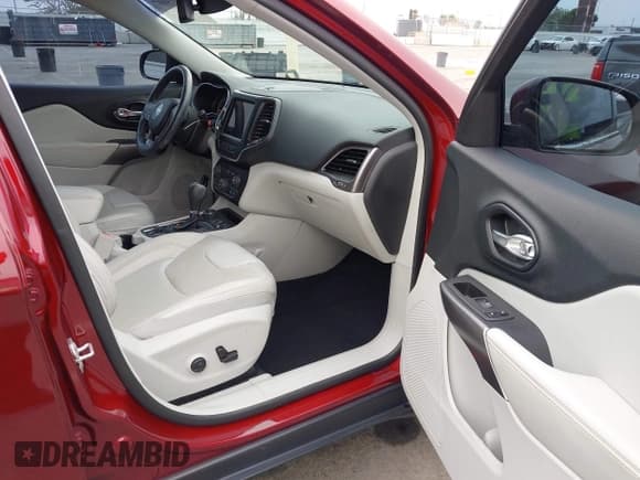 ✅ 2021 Jeep Cherokee 80th Anniversary • VIN: 1C4PJMMX1MD200569 • Lot: 42975007. Listed on IAAI with 79,573 mi. Free auction sales archive from the USA and detailed vehicle history report at DreamBid. Image 5.