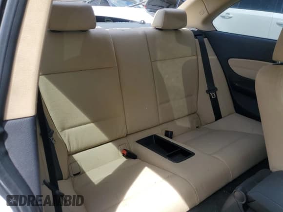 ✅ 2009 BMW 1 Series 135i • VIN: WBAUC73599VK94939 • Лот: 70088065. Опубликован ранее на Copart с пробегом 82 527 миль. Бесплатный доступ к архиву аукционных продаж из США и подробный отчёт об истории автомобиля на DreamBid. Изображение 10.