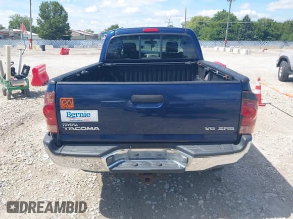 ✅ 2005 Toyota Tacoma • VIN: 5TEUU42N05Z095916 • Lot: 43121436. Listed on IAAI with 129,848 mi. Free auction sales archive from the USA and detailed vehicle history report at DreamBid. Image 16.