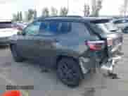 2021 Jeep Compass 80th Anniversary z VIN 3C4NJCEB7MT596909, wystawiony jako IAAI lot #41376547 z przebiegiem 54 058 mil mil oraz . Historia ofert i sprzedaży dostępna na DreamBid. Obrazek 3.