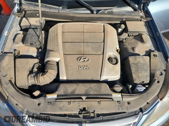 ✅ 2009 Hyundai Genesis • VIN: KMHGC46E69U027172 • Lot: 92566525. Listed on Copart with 121,892 mi. Free auction sales archive from the USA and detailed vehicle history report at DreamBid. Image 11.