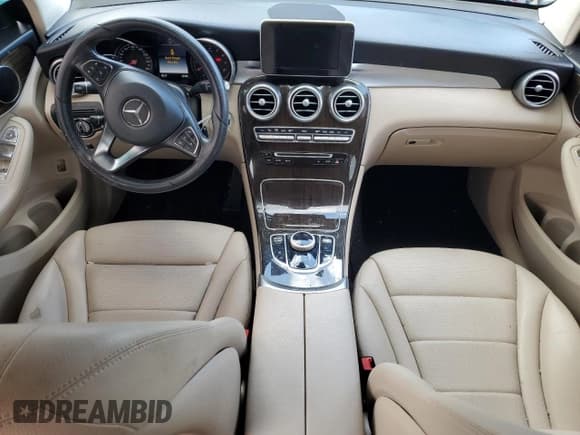 ✅ 2019 Mercedes-Benz GLC 300 • VIN: WDC0G4JB7KV155163 • Lot: 59142045. Listed on Copart with 73,098 mi. Free auction sales archive from the USA and detailed vehicle history report at DreamBid. Image 8.
