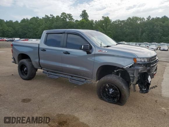 ✅ 2022 Chevrolet Silverado 1500 LT Trail Boss • VIN: 1GCPYFED1NZ179593 • Lot: 67075805. Wystawiony na Copart z przebiegiem 101 487 mil. Bezpłatny archiwum sprzedaży aukcyjnych z USA i szczegółowy raport historii pojazdu na DreamBid. Zdjęcie 4.