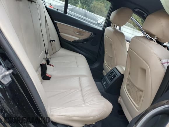 ✅ 2016 BMW 3 Series 328i • VIN: WBA8E9G52GNT46488 • Lot: 84752865. Wystawiony na Copart z przebiegiem 104 045 mil. Bezpłatny archiwum sprzedaży aukcyjnych z USA i szczegółowy raport historii pojazdu na DreamBid. Zdjęcie 10.