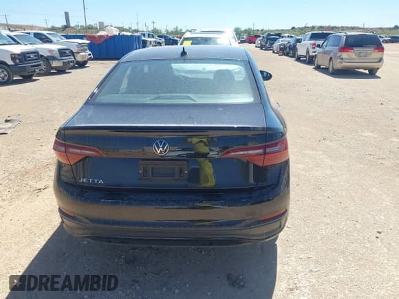 ✅ 2024 Volkswagen Jetta S • VIN: 3VW5M7BU4RM057716 • Lot: 43267088. Listed on IAAI with 37,568 mi. Free auction sales archive from the USA and detailed vehicle history report at DreamBid. Image 16.