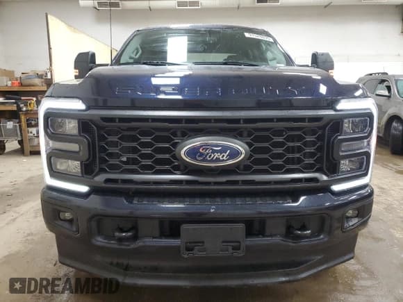 ✅ 2023 Ford F-250 XLT • VIN: 1FT7W2BT0PEC47547 • Lot: 91528035. Wystawiony na Copart z przebiegiem 48 046 mil. Bezpłatny archiwum sprzedaży aukcyjnych z USA i szczegółowy raport historii pojazdu na DreamBid. Zdjęcie 5.