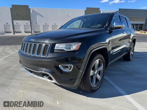 ✅ 2015 Jeep Grand Cherokee Limited • VIN: 1C4RJFBM8FC677201 • Лот: 85652615. Опубликован ранее на Copart с пробегом 120 100 миль. Бесплатный доступ к архиву аукционных продаж из США и подробный отчёт об истории автомобиля на DreamBid. Изображение 2.