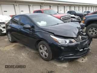 2018 Chevrolet Cruze LS z VIN 1G1BC5SM9J7109846, wystawiony jako Copart lot #63114322 z przebiegiem 123 820 mil mil oraz . Historia ofert i sprzedaży dostępna na DreamBid. Obrazek 1.