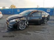 ✅ 2020 Kia Forte GT-Line • VIN: 3KPF34AD0LE257715 • Лот: 93056835. Опубликован ранее на Copart с пробегом 69 815 миль. Бесплатный доступ к архиву аукционных продаж из США и подробный отчёт об истории автомобиля на DreamBid. Изображение 1.