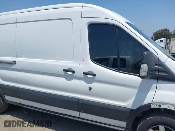 ✅ 2019 Ford Transit • VIN: 1FTBW2CM1KKB41975 • Lot: 42444285. Wystawiony na IAAI z przebiegiem 160 744 mil. Bezpłatny archiwum sprzedaży aukcyjnych z USA i szczegółowy raport historii pojazdu na DreamBid. Zdjęcie 14.