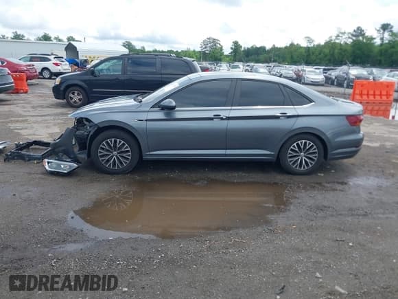 ✅ 2019 Volkswagen Jetta SEL • VIN: 3VWE57BU3KM062523 • Lot: 42107785. Listed on IAAI with 75,735 mi. Free auction sales archive from the USA and detailed vehicle history report at DreamBid. Image 15.