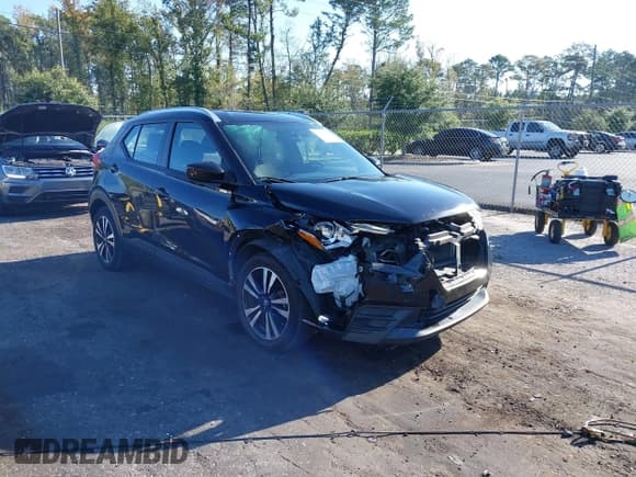 ✅ 2019 Nissan Kicks S • VIN: 3N1CP5CU2KL553004 • Lot: 43137835. Wystawiony na IAAI z przebiegiem 87 220 mil. Bezpłatny archiwum sprzedaży aukcyjnych z USA i szczegółowy raport historii pojazdu na DreamBid. Zdjęcie 1.