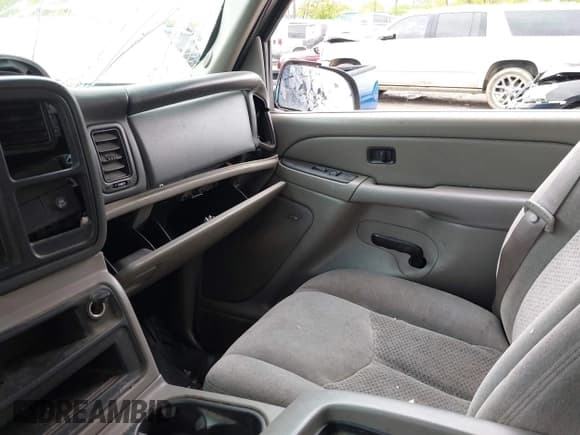 ✅ 2005 Chevrolet Tahoe LT • VIN: 1GNEK13T75J214164 • Lot: 42246133. Listed on IAAI with 246,541 mi. Free auction sales archive from the USA and detailed vehicle history report at DreamBid. Image 5.