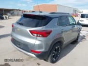 ✅ 2023 Chevrolet TrailBlazer LT • VIN: KL79MPS27PB178910 • Lot: 43258520. Wystawiony na IAAI z przebiegiem 21 811 mil. Bezpłatny archiwum sprzedaży aukcyjnych z USA i szczegółowy raport historii pojazdu na DreamBid. Zdjęcie 4.