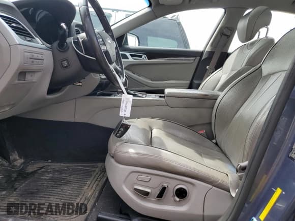 ✅ 2015 Hyundai Genesis 3.8L • VIN: KMHGN4JE4FU019133 • Лот: 51439735. Опубликован ранее на Copart с пробегом 86 136 миль. Бесплатный доступ к архиву аукционных продаж из США и подробный отчёт об истории автомобиля на DreamBid. Изображение 7.