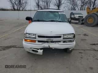 2003 Chevrolet Blazer LS z VIN 1GNDT13X63K170578, wystawiony jako Copart lot #86630144 z przebiegiem 105 749 mil mil oraz Szkoda całkowita • Salvage title. Historia ofert i sprzedaży dostępna na DreamBid. Obrazek 5.