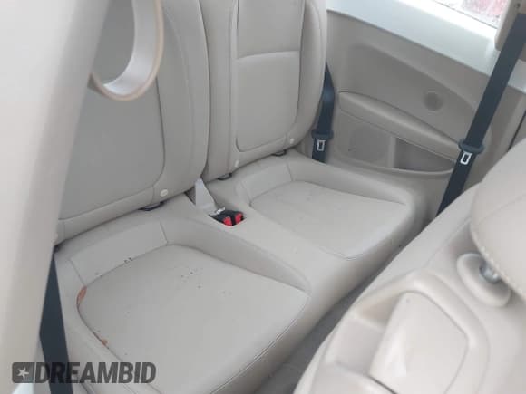 ✅ 2014 Volkswagen Beetle 2.0L TDI w/Sun/Sound/Nav • VIN: 3VWJL7AT1EM667366 • Lot: 43104884. Wystawiony na IAAI z przebiegiem 52 218 mil. Bezpłatny archiwum sprzedaży aukcyjnych z USA i szczegółowy raport historii pojazdu na DreamBid. Zdjęcie 8.