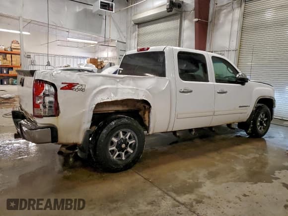 ✅ 2007 GMC Sierra 1500 SLE1 • VIN: 2GTEK13M671696687 • Lot: 93862055. Listed on Copart with 304,838 mi. Free auction sales archive from the USA and detailed vehicle history report at DreamBid. Image 3.