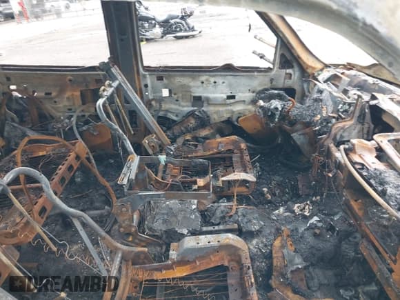 ✅ 2006 Chevrolet Silverado 2500HD LT3 • VIN: 1GCHK23D76F243379 • Лот: 42607702. Опубликован ранее на IAAI с пробегом Не указан. Бесплатный доступ к архиву аукционных продаж из США и подробный отчёт об истории автомобиля на DreamBid. Изображение 5.