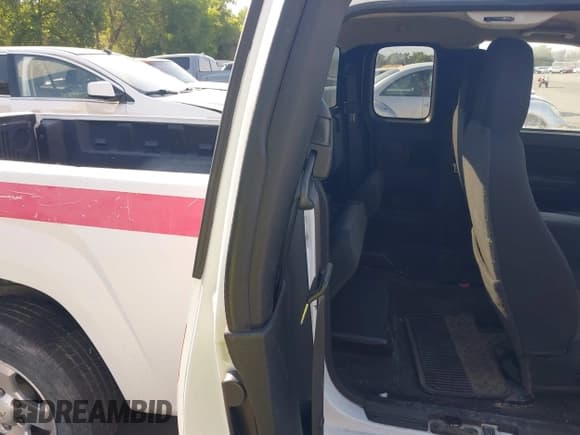 ✅ 2011 Chevrolet Colorado 1LT • VIN: 1GCESCF98B8102979 • Lot: 39856131. Listed on IAAI with 252,306 mi. Free auction sales archive from the USA and detailed vehicle history report at DreamBid. Image 8.