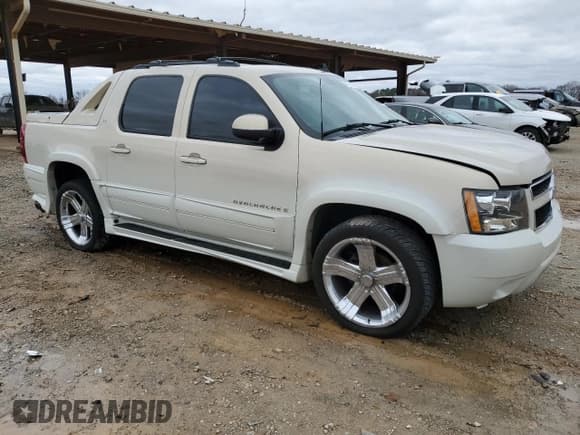 ✅ 2008 Chevrolet Avalanche 2LT • VIN: 3GNEC12068G108069 • Lot: 47971255. Wystawiony na Copart z przebiegiem 268 850 mil. Bezpłatny archiwum sprzedaży aukcyjnych z USA i szczegółowy raport historii pojazdu na DreamBid. Zdjęcie 4.