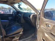 ✅ 2005 GMC Envoy SLE • VIN: 1GKDS13S652243620 • Lot: 43790972. Listed on IAAI with 301,454 mi. Free auction sales archive from the USA and detailed vehicle history report at DreamBid. Image 5.