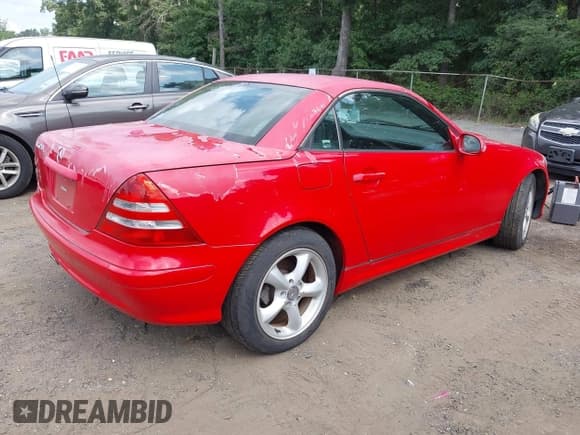 ✅ 2003 Mercedes-Benz SLK 320 • VIN: WDBKK65F93F273327 • Lot: 42812352. Listed on IAAI with 83,710 mi. Free auction sales archive from the USA and detailed vehicle history report at DreamBid. Image 4.
