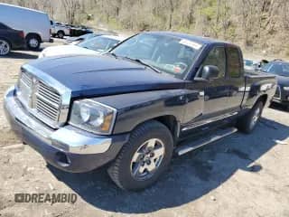 2005 Dodge Dakota с VIN 1D7HW52N15S166830, выставлен на аукционе Copart как лот 78601324 с пробегом 126 295 миль миль и На запчасти • Non repairable. История ставок и продаж доступна на DreamBid. Изображение 1.