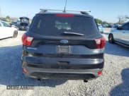 ✅ 2019 Ford Escape SE • VIN: 1FMCU9GD4KUB09857 • Lot: 81314805. Wystawiony na Copart z przebiegiem 115 808 mil. Bezpłatny archiwum sprzedaży aukcyjnych z USA i szczegółowy raport historii pojazdu na DreamBid. Zdjęcie 6.