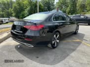 ✅ 2024 Mercedes-Benz C 300 • VIN: W1KAF4HB1RR184850 • Lot: 63047705. Wystawiony na Copart z przebiegiem 25 664 mil. Bezpłatny archiwum sprzedaży aukcyjnych z USA i szczegółowy raport historii pojazdu na DreamBid. Zdjęcie 3.