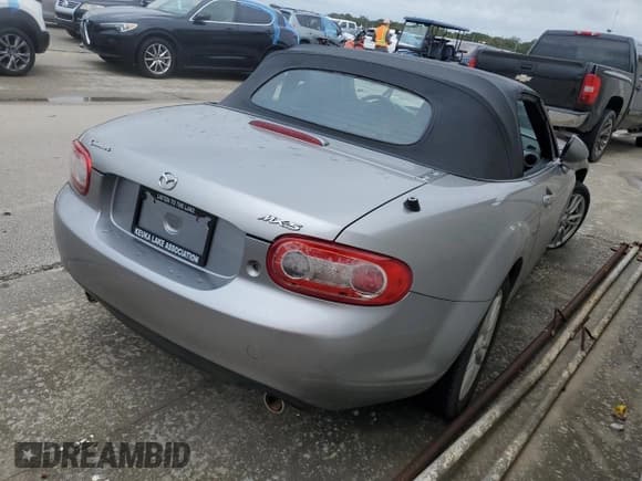 ✅ 2010 Mazda MX-5 Miata Touring • VIN: JM1NC2EF1A0208184 • Лот: 74772614. Опубликован ранее на Copart с пробегом Не указан. Бесплатный доступ к архиву аукционных продаж из США и подробный отчёт об истории автомобиля на DreamBid. Изображение 3.