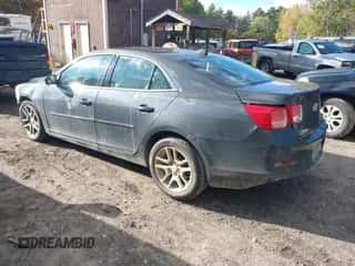 2014 Chevrolet Malibu LT z VIN 1G11C5SLXEF300724, wystawiony jako IAAI lot #43407219 z przebiegiem 136 592 mil mil oraz . Historia ofert i sprzedaży dostępna na DreamBid. Obrazek 3.