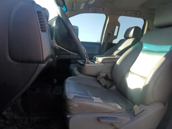 ✅ 2015 Chevrolet Silverado 2500HD Work Truck • VIN: 1GC2KUEG4FZ538561 • Lot: 90722545. Listed on Copart with 140,943 mi. Free auction sales archive from the USA and detailed vehicle history report at DreamBid. Image 7.