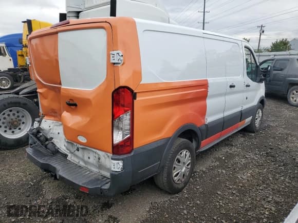 ✅ 2017 Ford Transit • VIN: 1FTYE1ZM4HKA72903 • Лот: 84230375. Опубликован ранее на Copart с пробегом 139 096 миль. Бесплатный доступ к архиву аукционных продаж из США и подробный отчёт об истории автомобиля на DreamBid. Изображение 3.