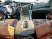 ✅ 2015 Cadillac Escalade Premium • VIN: 1GYS4NKJ7FR531596 • Lot: 81058705. Wystawiony na Copart z przebiegiem Nie podano. Bezpłatny archiwum sprzedaży aukcyjnych z USA i szczegółowy raport historii pojazdu na DreamBid. Zdjęcie 8.