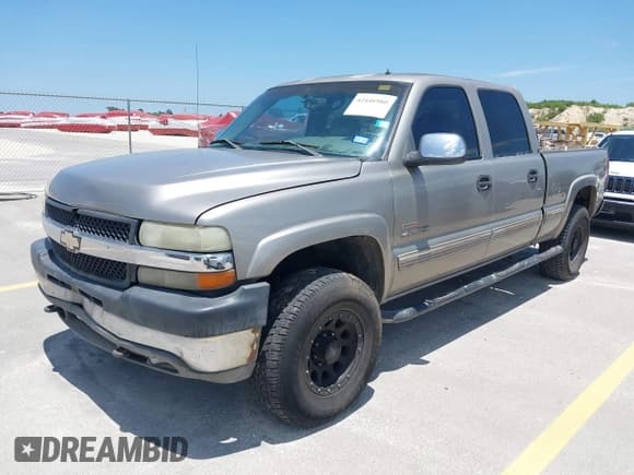 ✅ 2002 Chevrolet Silverado 2500HD LS • VIN: 1GCHK23122F204943 • Лот: 42446980. Опубликован ранее на IAAI с пробегом 261 756 миль. Бесплатный доступ к архиву аукционных продаж из США и подробный отчёт об истории автомобиля на DreamBid. Изображение 18.