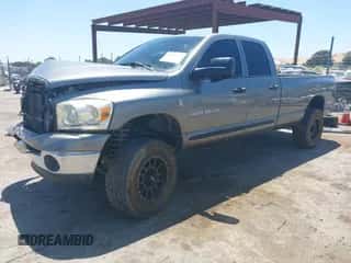 2006 Dodge 3500 SLT z VIN 3D7LX38C36G253557, wystawiony jako IAAI lot #42478965 z przebiegiem 287 552 mil mil oraz . Historia ofert i sprzedaży dostępna na DreamBid. Obrazek 2.
