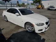 ✅ 2013 BMW 3 Series 335i • VIN: WBADX7C54DPA97763 • Лот: 70952585. Опубликован ранее на Copart с пробегом 46 630 миль. Бесплатный доступ к архиву аукционных продаж из США и подробный отчёт об истории автомобиля на DreamBid. Изображение 4.