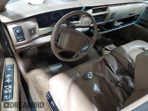 ✅ 1996 Buick Roadmaster • VIN: 1G4BT52P7TR404027 • Lot: 78536564. Wystawiony na Copart z przebiegiem 83 710 mil. Bezpłatny archiwum sprzedaży aukcyjnych z USA i szczegółowy raport historii pojazdu na DreamBid. Zdjęcie 8.